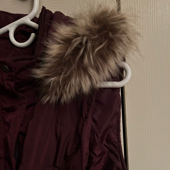 NWOT. Maurice's sleeveless vest with removable hood. - Picture 4 of 10